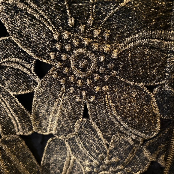 Gorgeous top size medium pre loved - Picture 4 of 11